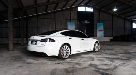 Model S All WHile Drive Model S All WHile Drive